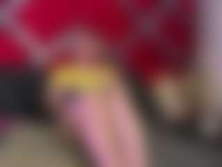 Live cam show with Kendra - Mature on Dolls Live