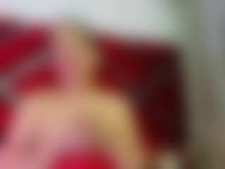 Live cam show with Kendra - Brown Eyes Mature on chickslive.net