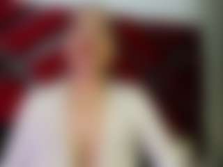 Live cam show with Kendra - Black Squirt on Lustler
