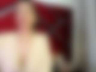 Kendra MILF webcam performer live streaming