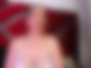 Live cam show with Kendra - Ebony MILF on hornycams.live