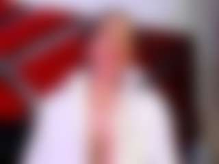 Kendra MILF webcam performer live streaming