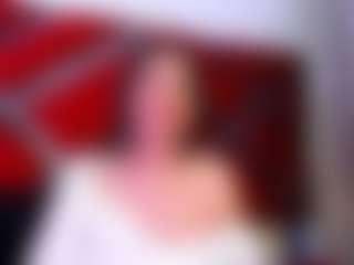 Live cam show with Kendra - Brown Eyes on livesuperchat.net