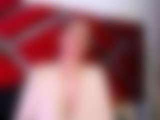 Kendra MILF webcam performer live streaming