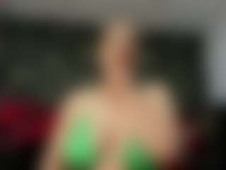 Live cam show with Kendra - Black Fetish on live.xbliss.ai