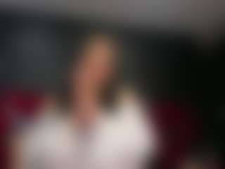 Live cam show with Kendra - Middle Aged on liverealitysex.com