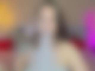 Live cam show with Lola - Grey Eyes on StripNow