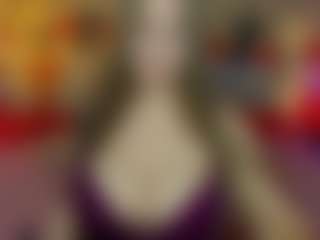 Live cam show with Lola - Grey Eyes on livesuperchat.net