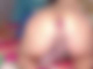 Live cam show with Sophie-Sweett - Brown Eyes on Dare Cams