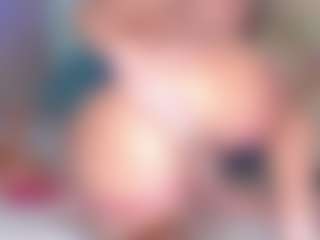 Live cam show with Sophie-Sweett - Tiny Tits on Uber Horny