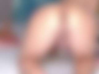 Live cam show with Sophie-Sweett - Facial Piercings on Cam Slut