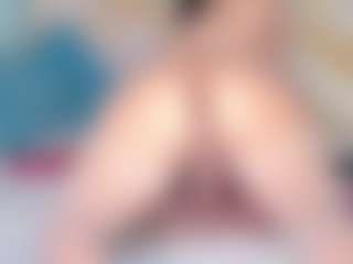 Live cam show with Sophie-Sweett - Black Hair on Camversity