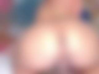 Live cam show with Sophie-Sweett - Brown Eyes on livesuperchat.net
