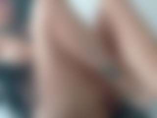 Live cam show with Yayita81 - Curvy MILF on CamwithHer