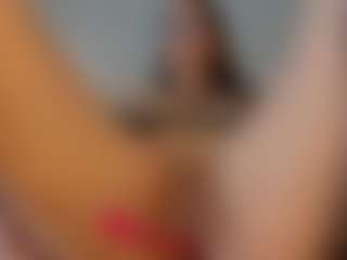 Live cam show with estef-love - Petite on friskycurves.com