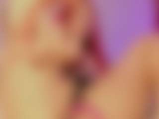 Live cam show with Hanna-Red - HD on instabang