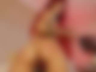 Live cam show with Hanna-Red - Teen (18+) on luckytryst.com