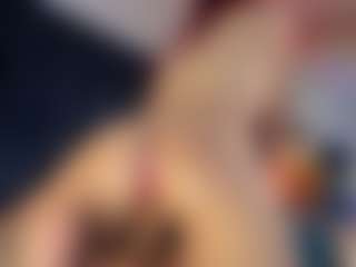 Hanna-Red's Live Sex Cam Show