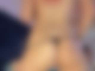 Live cam show with Hanna-Red - Squirt on CamClone