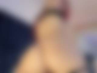 Live cam show with Hanna-Red - Squirt on SpunkLive
