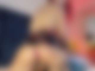 Live cam show with Hanna-Red - Oil on AdultVida.com