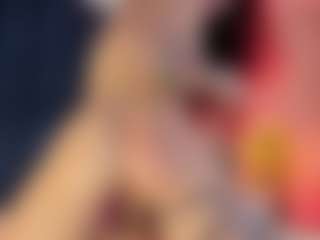 Live cam show with Hanna-Red - Young Adult on AdultVida.com