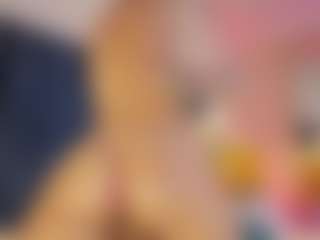 Live cam show with Hanna-Red - Small Tits on Camsoda.co