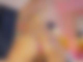 Live cam show with Hanna-Red - Young Adult on instabang