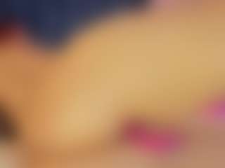 Live cam show with Hanna-Red - Athletic on CamClone