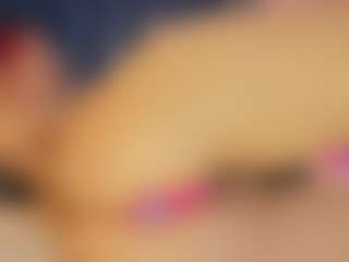 Live cam show with Hanna-Red - Handjob on Free Soda