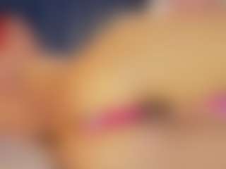 Live cam show with Hanna-Red - Skinny Latina on Milfs Live | colombia