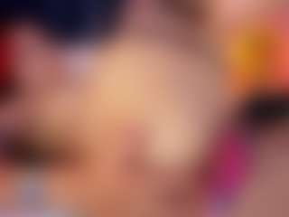 Live cam show with Hanna-Red - Petite on Hubzter Live