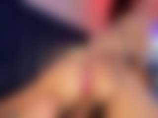 Hanna-Red's Live Sex Cam Show