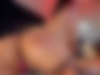 Live cam show with Hanna-Red - Skinny on SinfulBabes