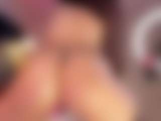Live cam show with Hanna-Red - Arab Young Adult on Camsoda