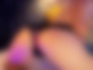 Live cam show with Hanna-Red - Tease Red Hair on AdultVida.com