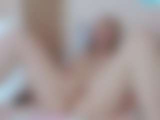 Live cam show with Servallinya - Curvy MILF on TastyBlacksLive
