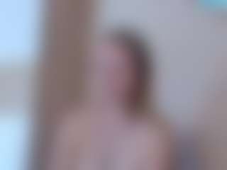 Live cam show with Servallinya - Shaved Pussy Curvy on Uber Horny