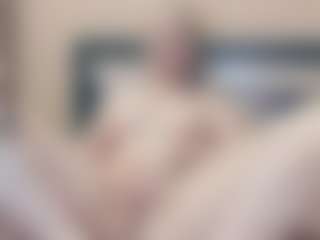 Servallinya MILF webcam performer live streaming
