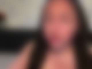 Live cam show with Ruby James - Gamer Latina on Gym Cam Girls