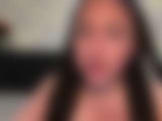 Live cam show with Ruby James - Brown Eyes on Milfs Live
