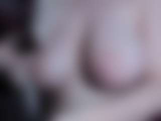 Live cam show with emilyhick - Toys on studioflirtlive.com