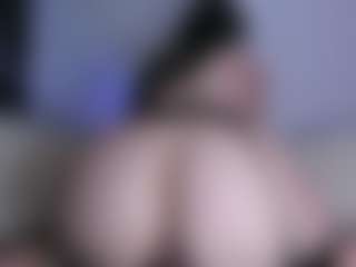 Live cam show with emilyhick - Lesbian on AdultVida.com