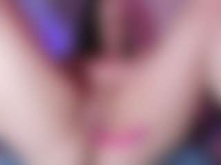 Live cam show with emilyhick - Bikini on SxyPornLive