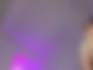 Live cam show with emilyhick - Public Curvy on Milfs Live