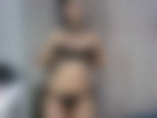 Live cam show with emilyhick - Bedroom Teen (18+) on Dare Cams