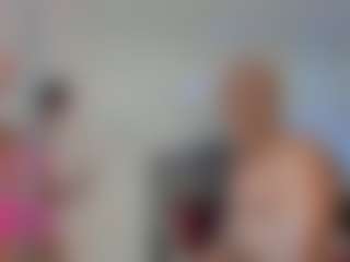 Live cam show with YAYA - Small Tits on Stripli.com