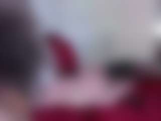 Live cam show with YAYA - Tight on CamwithHer