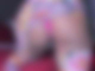 Live cam show with YAYA - Hairy on StripNow