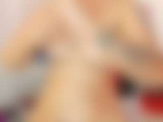 Live cam show with AishaAmin - Solo on Camsoda